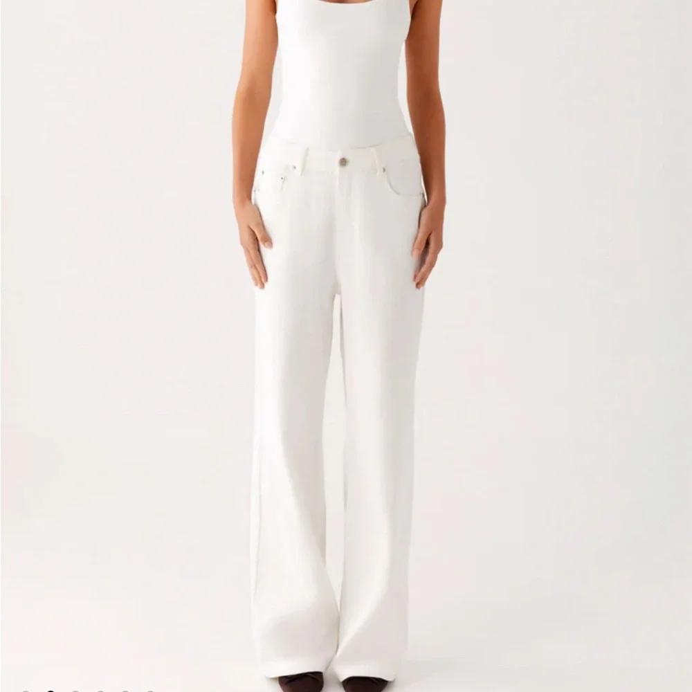 Peppermayo Exclusive - Back Again Straight Leg Denim Jeans - White - Picture 2 of 10